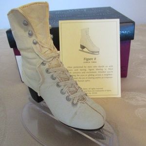 Just the Right Shoe by Raine "Figure 8"